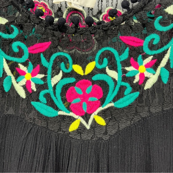 Umgee Floral Embroidered Black Swing Dress Size Small Sleeveless Mini Bohemian - Picture 7 of 9